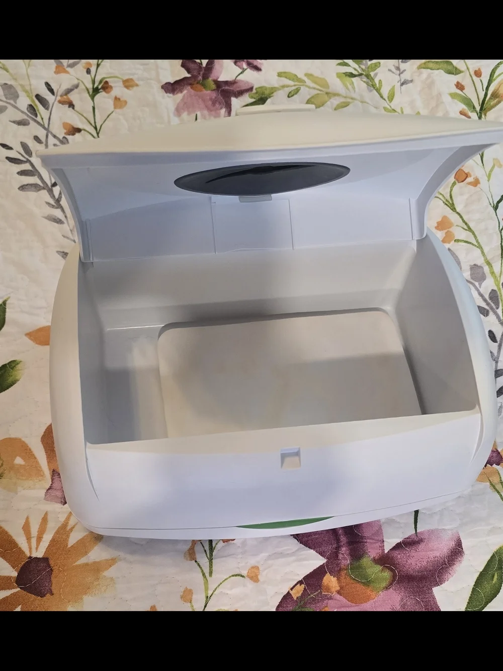 White Baby Wipe Dispenser with Green Accent - Easy-Access Nursery Storage